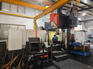 Gantry machining center